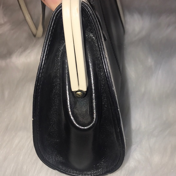 Black vintage inspired handbag - Picture 5 of 8